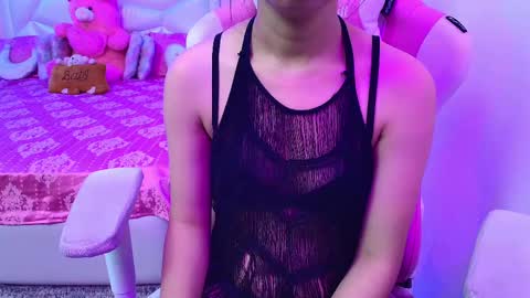 Snapshot of sexyislive chatting on March 4, 5:00 am sexyislive online show from March 4, 5:00 am