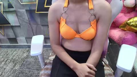 Snapshot of sexyislive chatting on November 12, 12:05 pm sexyislive online show from November 12, 12:05 pm