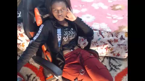 sexyjustin202 online show from January 19, 4:44 am