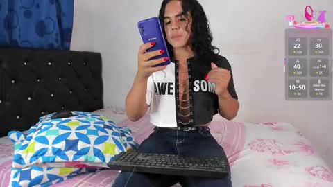 Snapshot of sexykhloe chatting on September 21, 8:10 pm Alexaa online show from September 21, 8:10 pm