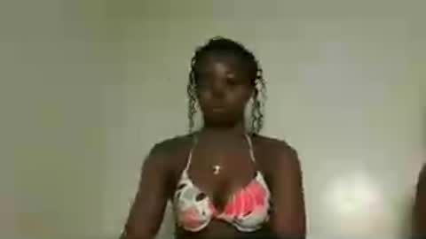 Snapshot of sexykitten200 chatting on July 6, 12:35 pm SexyKitty online show from July 6, 12:35 pm