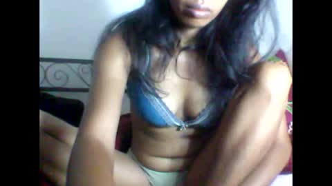 Snapshot of sexylarra12 chatting on December 29, 5:42 am sexylarra12 online show from December 29, 5:42 am
