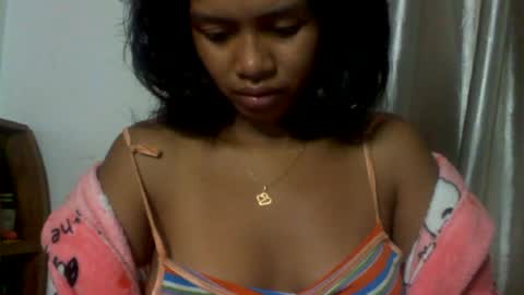 Snapshot of sexylarra12 chatting on May 14, 12:17 am sexylarra12 online show from May 14, 12:17 am