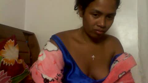 Snapshot of sexylarra12 chatting on May 19, 4:57 pm sexylarra12 online show from May 19, 4:57 pm