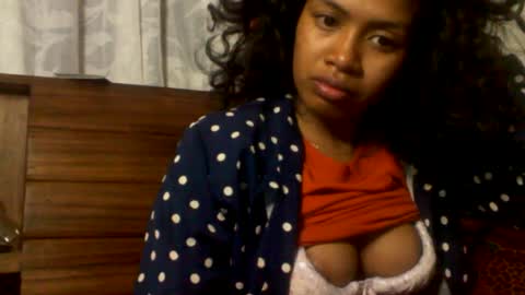 Snapshot of sexylarra12 chatting on June 19, 3:55 am sexylarra12 online show from June 19, 3:55 am