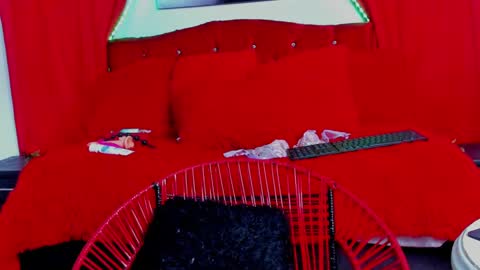 laura online show from January 23, 3:11 pm