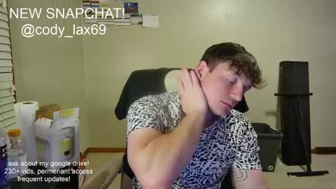 Snapshot of sexylax69 chatting on May 13, 12:41 am sexylax69 online show from May 13, 12:41 am