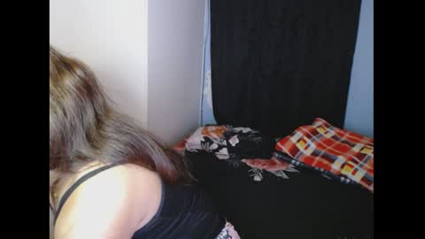 Snapshot of sexyloba_ chatting on January 1, 2:30 am sexyloba independent model online show from January 1, 2:30 am