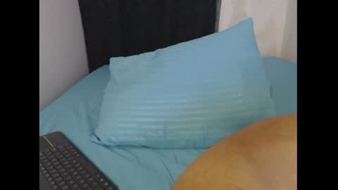 Snapshot of sexyloba_ chatting on January 9, 11:02 pm sexyloba independent model online show from January 9, 11:02 pm