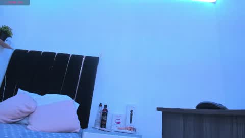 sexylove6901 online show from August 3, 2:43 am