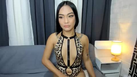 Snapshot of sexylovesappira chatting on September 22, 3:30 am maxine online show from September 22, 3:30 am