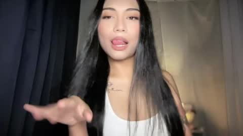 maxine online show from June 6, 3:50 pm