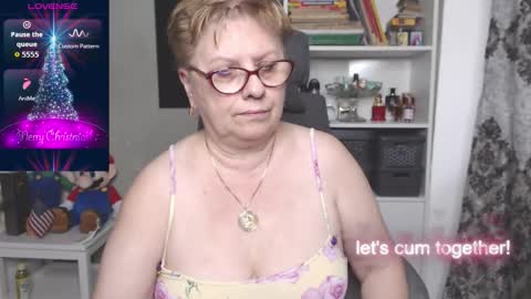 sexylynette4u online show from December 15, 9:46 am