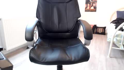 Snapshot of sexyman_fr chatting on January 18, 1:51 pm Vincent Vega online show from January 18, 1:51 pm