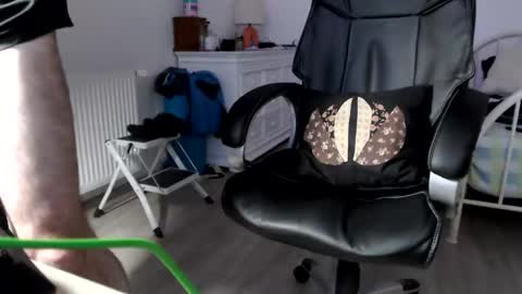 Snapshot of sexyman_fr chatting on February 19, 9:58 pm Vincent Vega online show from February 19, 9:58 pm