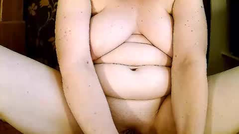 Snapshot of sexymayagold chatting on September 18, 7:21 am Squirty Maya Gold online show from September 18, 7:21 am