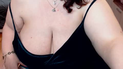 Snapshot of sexymilfsquirter chatting on January 26, 4:09 pm Victoria online show from January 26, 4:09 pm