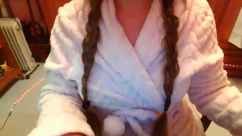 sexymisss24 online show from April 6, 12:19 am