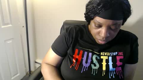 SexyMona online show from April 25, 10:40 am