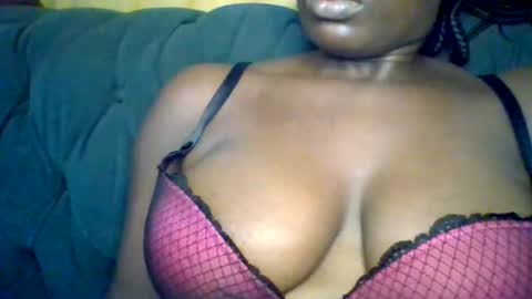 Snapshot of sexynatasha46 chatting on December 13, 2:38 pm natasha online show from December 13, 2:38 pm