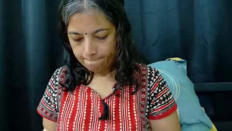 Snapshot of sexyniharika chatting on November 4, 8:35 am Niharika online show from November 4, 8:35 am