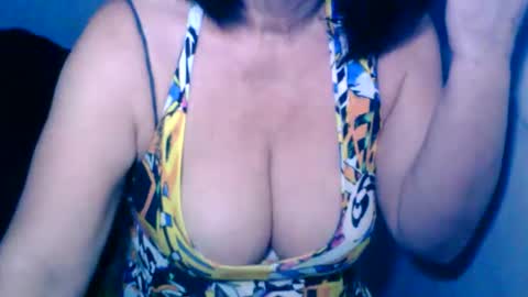 Snapshot of sexyoldwet chatting on November 3, 9:59 pm AnneSofia online show from November 3, 9:59 pm