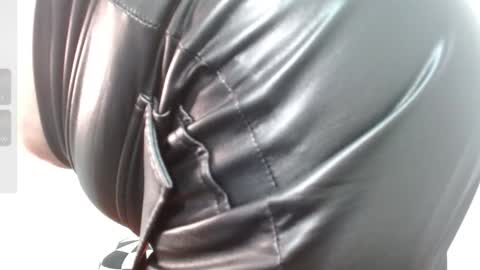 Snapshot of sexypsychologist chatting on January 30, 12:18 am Sexy Psychologist online show from January 30, 12:18 am