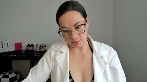 Snapshot of sexypsychologist chatting on September 23, 5:38 pm Sexy Psychologist online show from September 23, 5:38 pm