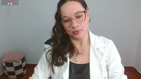 Snapshot of sexypsychologist chatting on June 25, 7:51 pm Sexy Psychologist online show from June 25, 7:51 pm