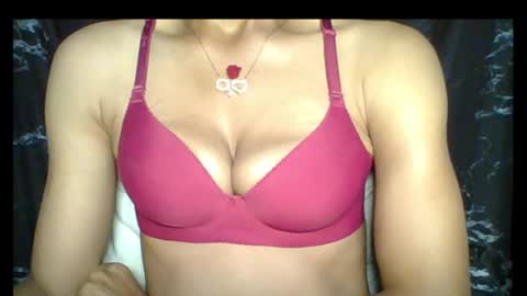 sexypussy000 online show from April 20, 1:41 am