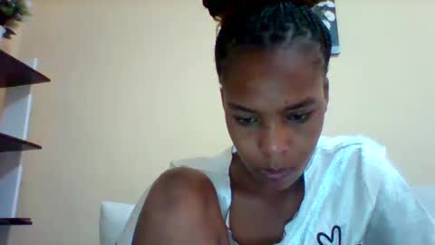 Snapshot of sexyqueen3457132 chatting on March 1, 9:18 am DOVY ACHIENG online show from March 1, 9:18 am