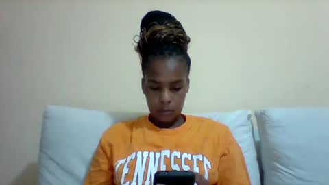 Snapshot of sexyqueen3457132 chatting on March 2, 4:10 pm DOVY ACHIENG online show from March 2, 4:10 pm