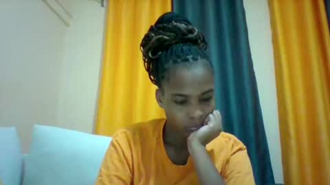 Snapshot of sexyqueen3457132 chatting on March 3, 1:21 am DOVY ACHIENG online show from March 3, 1:21 am