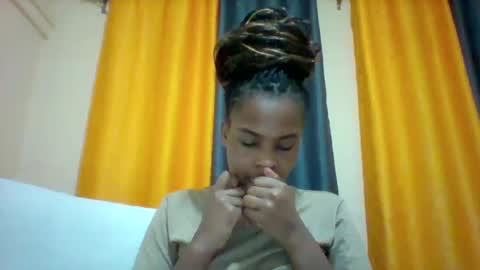 Snapshot of sexyqueen3457132 chatting on March 4, 9:00 pm DOVY ACHIENG online show from March 4, 9:00 pm