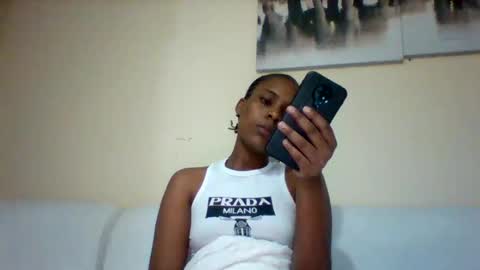 Snapshot of sexyqueen3457132 chatting on October 13, 12:32 am DOVY ACHIENG online show from October 13, 12:32 am