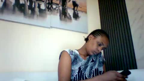 Snapshot of sexyqueen3457132 chatting on October 20, 6:25 am DOVY ACHIENG online show from October 20, 6:25 am