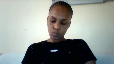 Snapshot of sexyqueen3457132 chatting on October 27, 8:29 am DOVY ACHIENG online show from October 27, 8:29 am