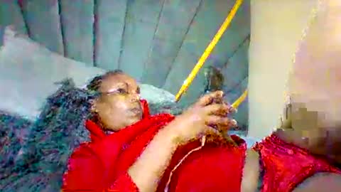 Snapshot of sexyqueen3457132 chatting on October 28, 7:05 pm DOVY ACHIENG online show from October 28, 7:05 pm