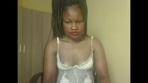 Snapshot of sexyqueenivy chatting on September 16, 3:35 pm queenivy online show from September 16, 3:35 pm