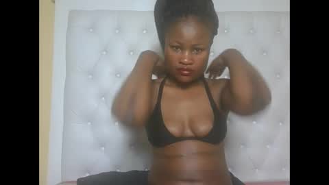 Snapshot of sexyqueenivy chatting on September 28, 4:56 pm queenivy online show from September 28, 4:56 pm