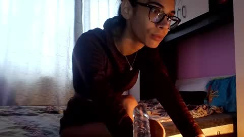 Snapshot of sexysexyfox chatting on February 23, 2:03 pm SexyFox online show from February 23, 2:03 pm