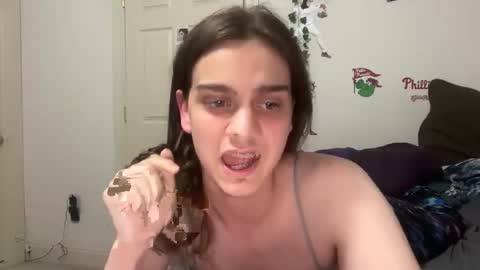 Snapshot of sexyshayla_twink chatting on March 12, 7:42 pm sexyshayla_twink online show from March 12, 7:42 pm