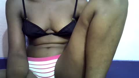 sexyshaz22 online show from March 27, 7:14 am