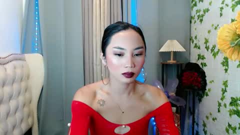 Snapshot of sexyshinixx chatting on December 21, 5:53 pm sexyshinixx online show from December 21, 5:53 pm