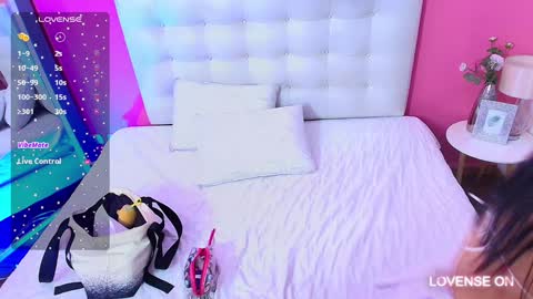 Snapshot of sexysister_ chatting on December 9, 12:30 pm Kendall online show from December 9, 12:30 pm