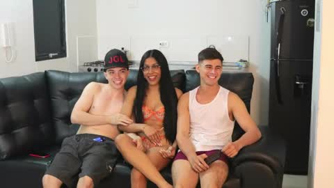 sexyskinnynaksu online show from May 26, 12:12 pm