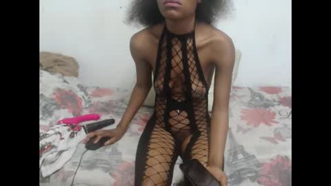 sexyslimmelanin online show from November 23, 1:33 pm