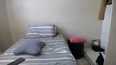 sexyslimmelanin online show from December 3, 11:30 am