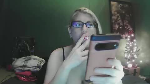 Snapshot of sexystripper69 chatting on December 30, 1:26 am sexystripper69 online show from December 30, 1:26 am