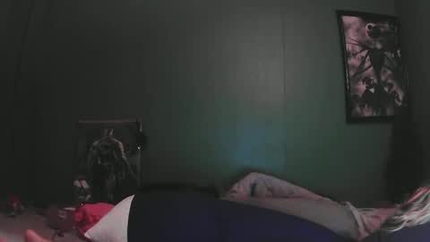 Snapshot of sexystripper69 chatting on February 18, 4:15 am sexystripper69 online show from February 18, 4:15 am